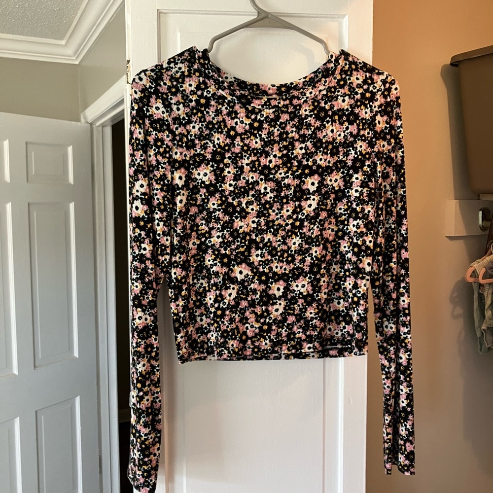 Wild Fable Floral Long Sleeve Cropped Top